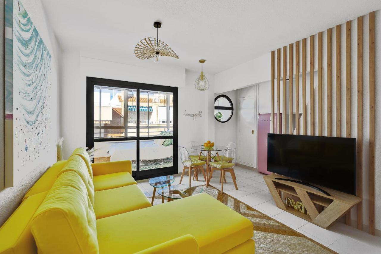 La Fiesta, 250 M To The Sea Swimming Pool Apartment *
