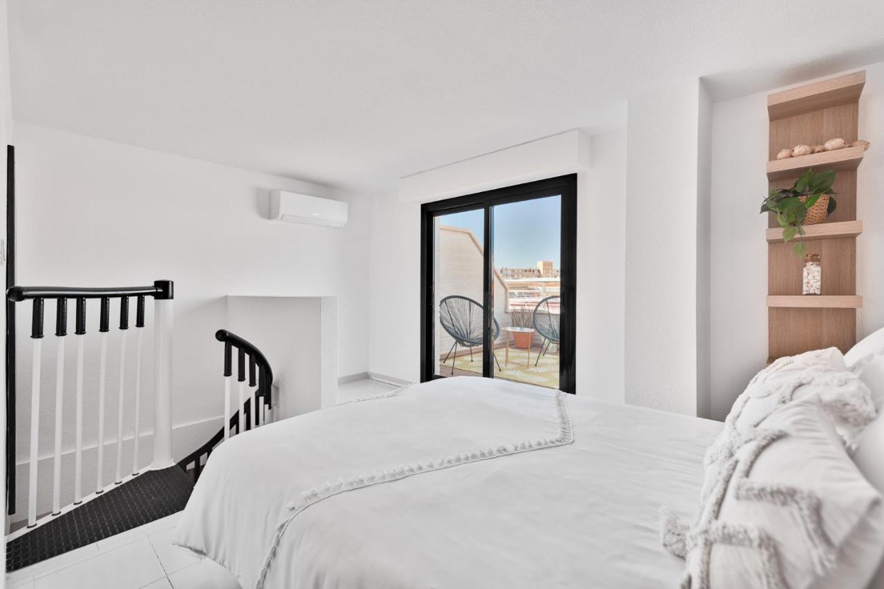 La Fiesta, 250 M To The Sea Swimming Pool Apartment